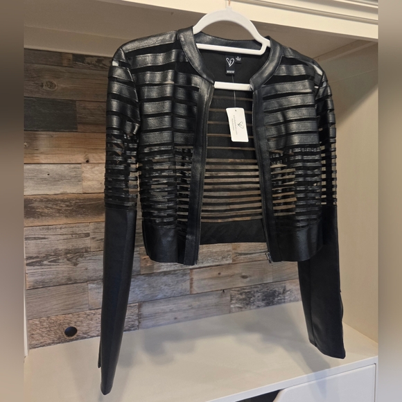 Windsor Black Striped Edgy Leather- Like Cropped Jacket- Very Flattering!! - Picture 12 of 15